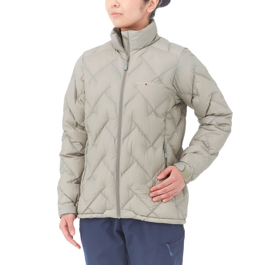 モデル身長160cm／Mサイズ着用